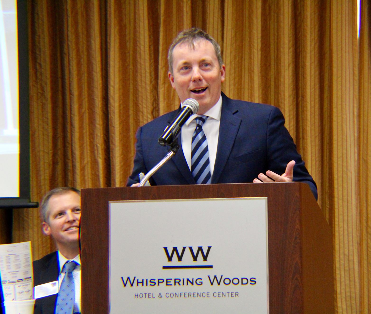 Uselton speaks to Olive Branch Chamber